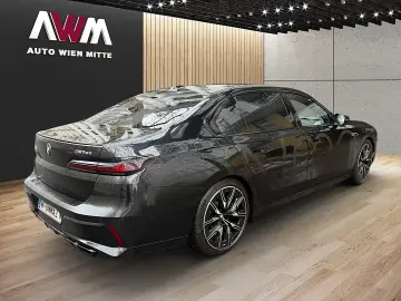 BMW M760e xDrive