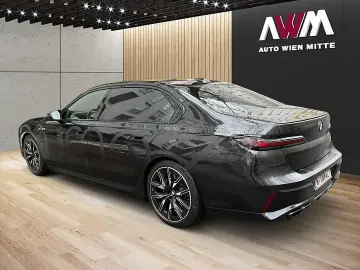 BMW M760e xDrive