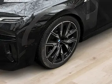 BMW M760e xDrive