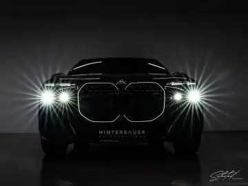 BMW M760e xDrive LUFT PANO