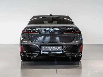BMW M760e xDrive LUFT PANO