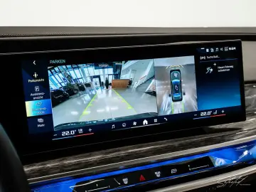 BMW M760e xDrive LUFT PANO