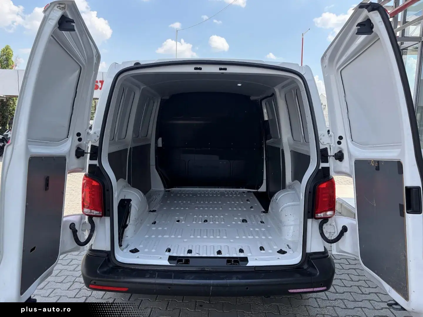 Volkswagen Transporter 2.0 TDI- Car No. 85