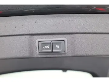 AUDI A5 Limousine TFSI e quattro S line AHK B&O HUD