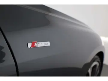 AUDI A5 Limousine TFSI e quattro S line AHK B&O HUD