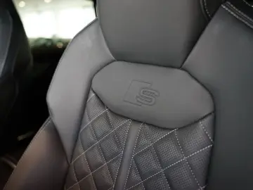 AUDI Q8 50 TDI quattro   S line   Pano   B&O   Matrix