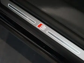 AUDI Q8 50 TDI quattro   S line   Pano   B&O   Matrix
