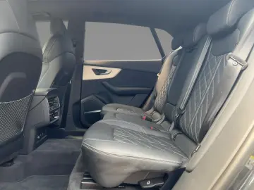 AUDI Q8 50 TDI quattro tiptr. S line Matrix Standhzg