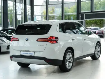 BMW X3 20 xDrive PREMIUM-PAK LEDER HUD H K NAVI 360
