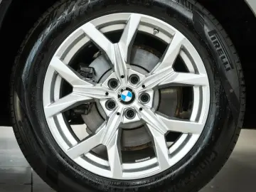 BMW X3 20 xDrive PREMIUM-PAK LEDER HUD H K NAVI 360