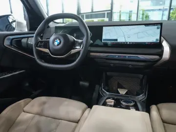 BMW X3 20 xDrive PREMIUM-PAK LEDER HUD H K NAVI 360