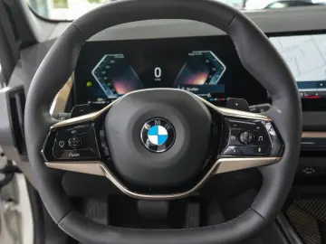 BMW X3 20 xDrive PREMIUM-PAK LEDER HUD H K NAVI 360