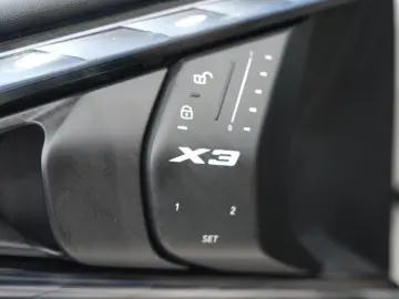BMW X3 20 xDrive PREMIUM-PAK LEDER HUD H K NAVI 360