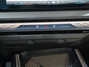 BMW X3 20 xDrive PREMIUM-PAK LEDER HUD H K NAVI 360