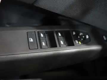 BMW X3 20 xDrive PREMIUM-PAK LEDER HUD H K NAVI 360