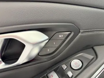 BMW M340i Touring xD SHADOW PANO HUD ACC KEYL 360