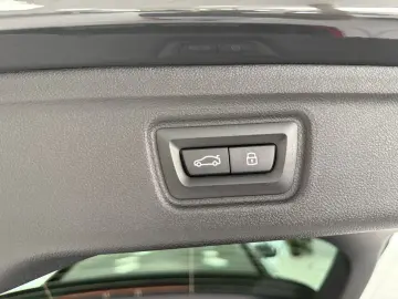 BMW M340i Touring xD SHADOW PANO HUD ACC KEYL 360