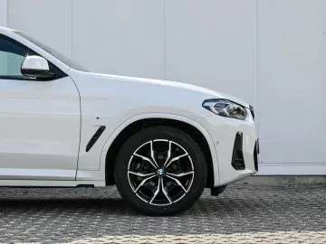 BMW X4 xDrive20i M-Sport AHK PANO ACC KoZg HuD Laser