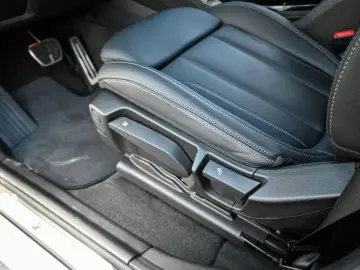 BMW X4 xDrive20i M-Sport AHK PANO ACC KoZg HuD Laser