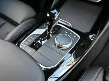 BMW X4 xDrive20i M-Sport AHK PANO ACC KoZg HuD Laser