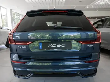 VOLVO XC60 T8 Ultra Dark Recharge Plug-In Hybrid AWD