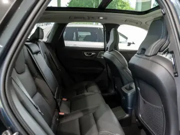 VOLVO XC60 T8 Ultra Dark Recharge Plug-In Hybrid AWD