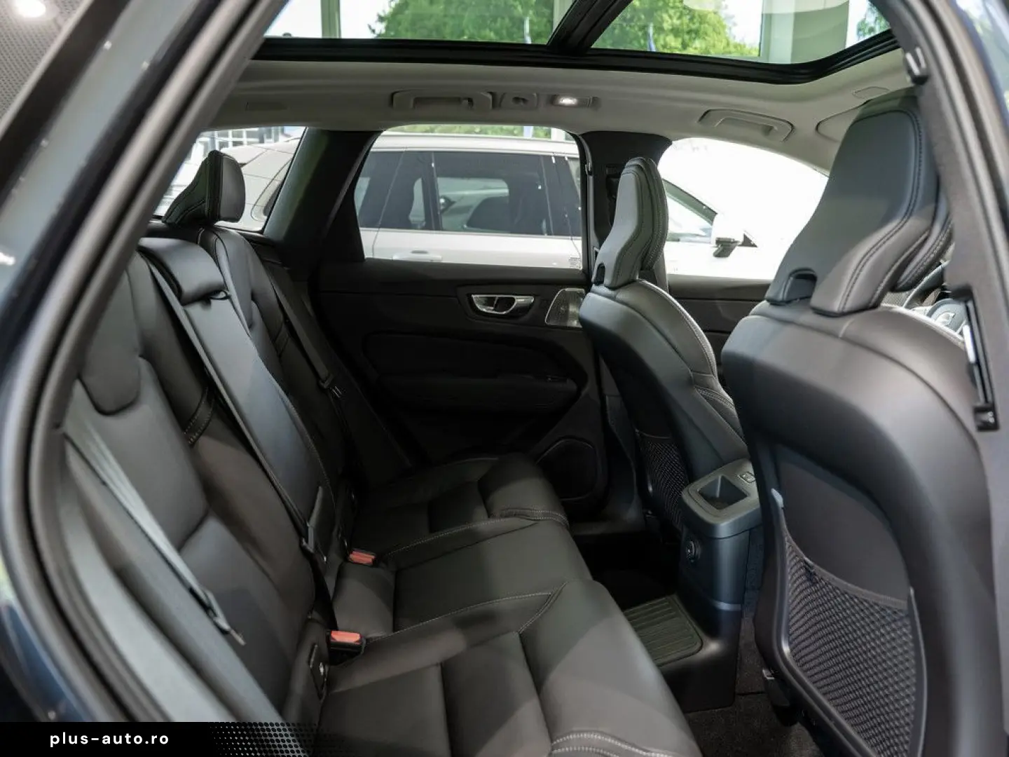 VOLVO XC60 T8 Ultra Dark Recharge Plug-In Hybrid AWD