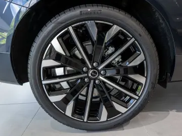 VOLVO XC60 T8 Ultra Dark Recharge Plug-In Hybrid AWD