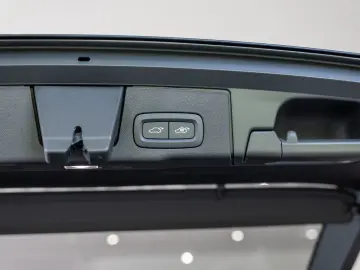 VOLVO XC60 T8 Ultra Dark Recharge Plug-In Hybrid AWD