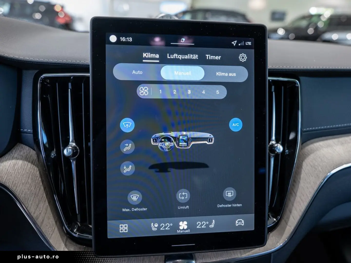 VOLVO XC60 T8 Ultra Dark Recharge Plug-In Hybrid AWD