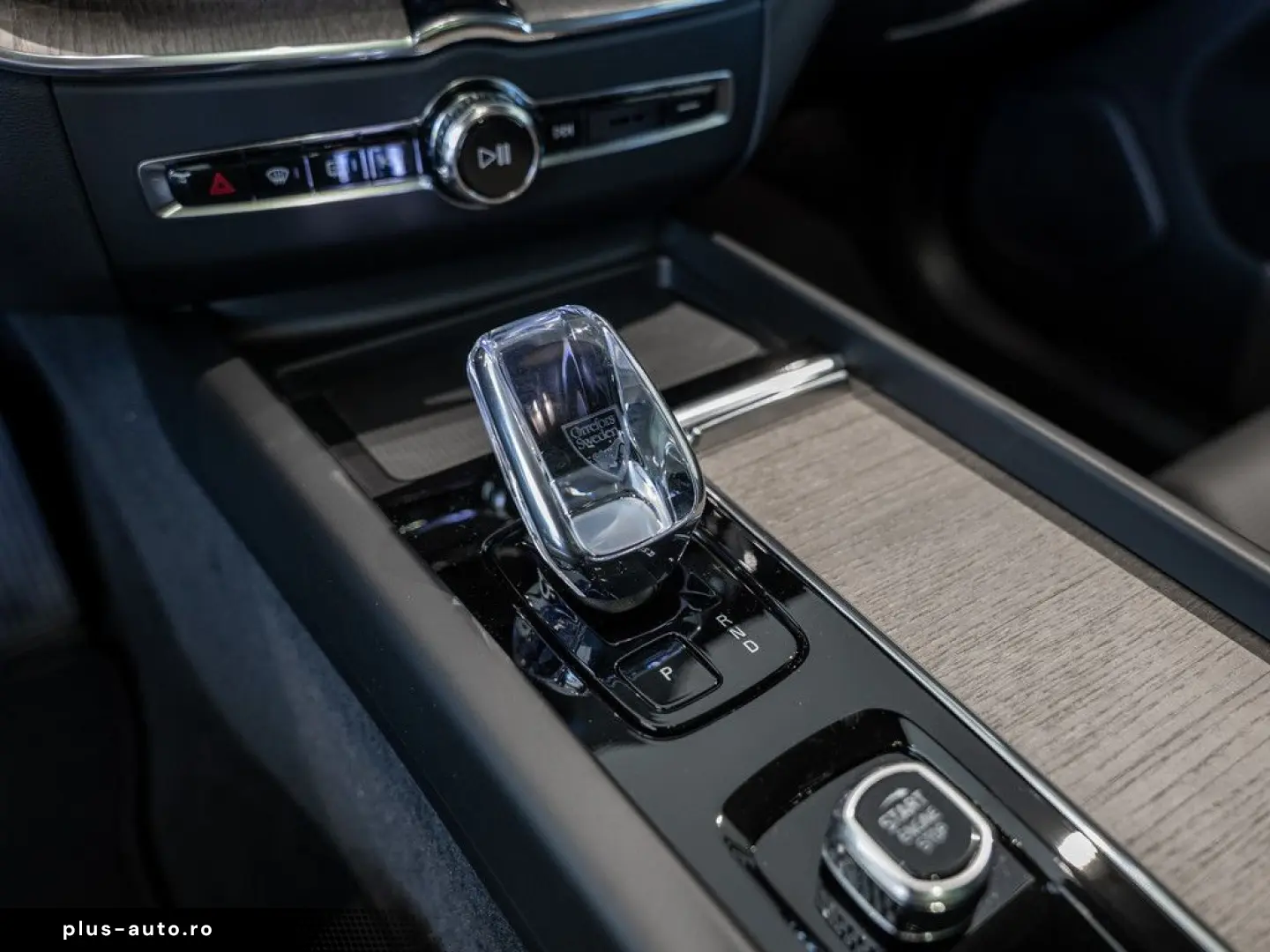 VOLVO XC60 T8 Ultra Dark Recharge Plug-In Hybrid AWD