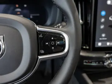 VOLVO XC60 T8 Ultra Dark Recharge Plug-In Hybrid AWD
