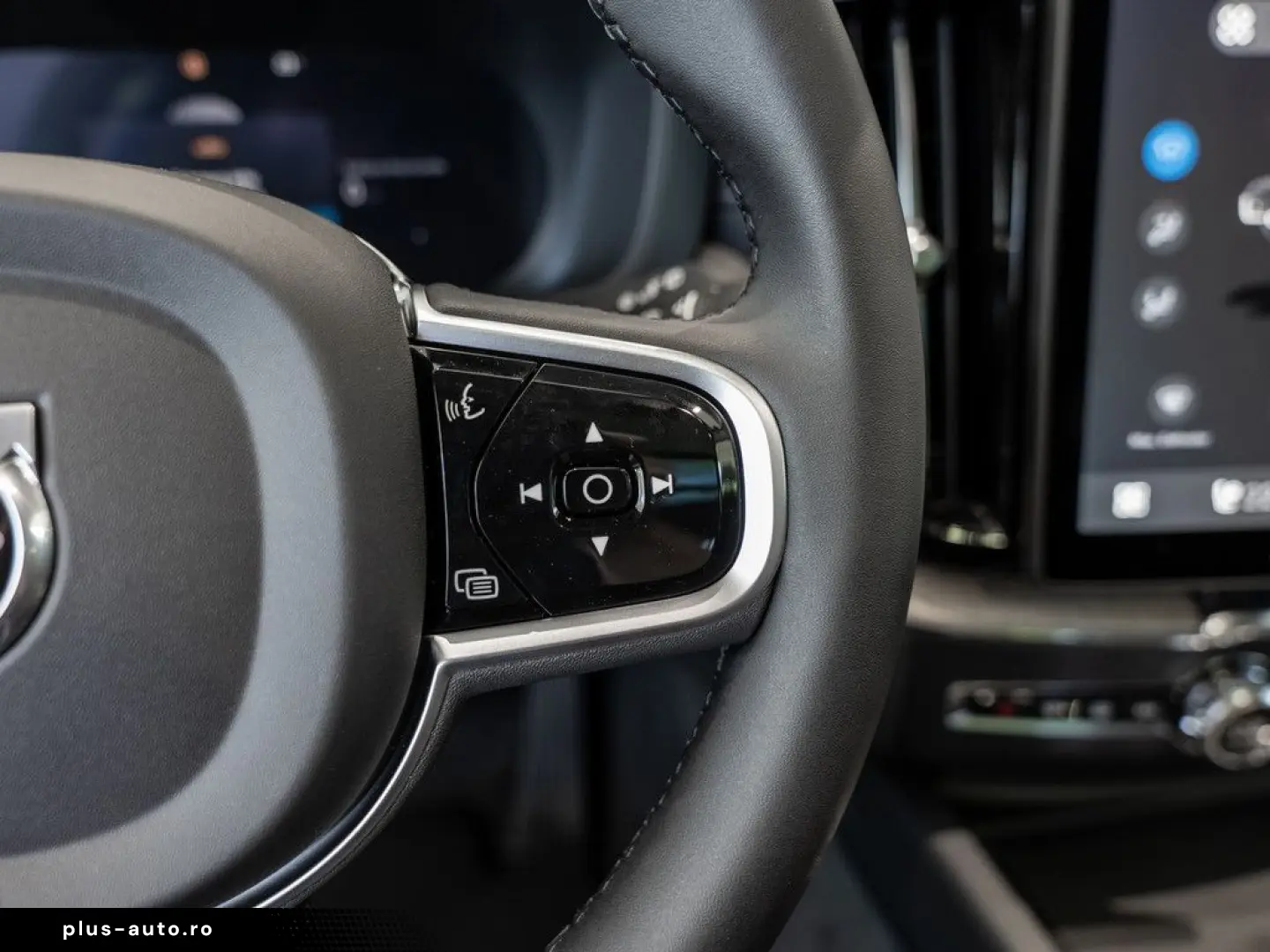 VOLVO XC60 T8 Ultra Dark Recharge Plug-In Hybrid AWD