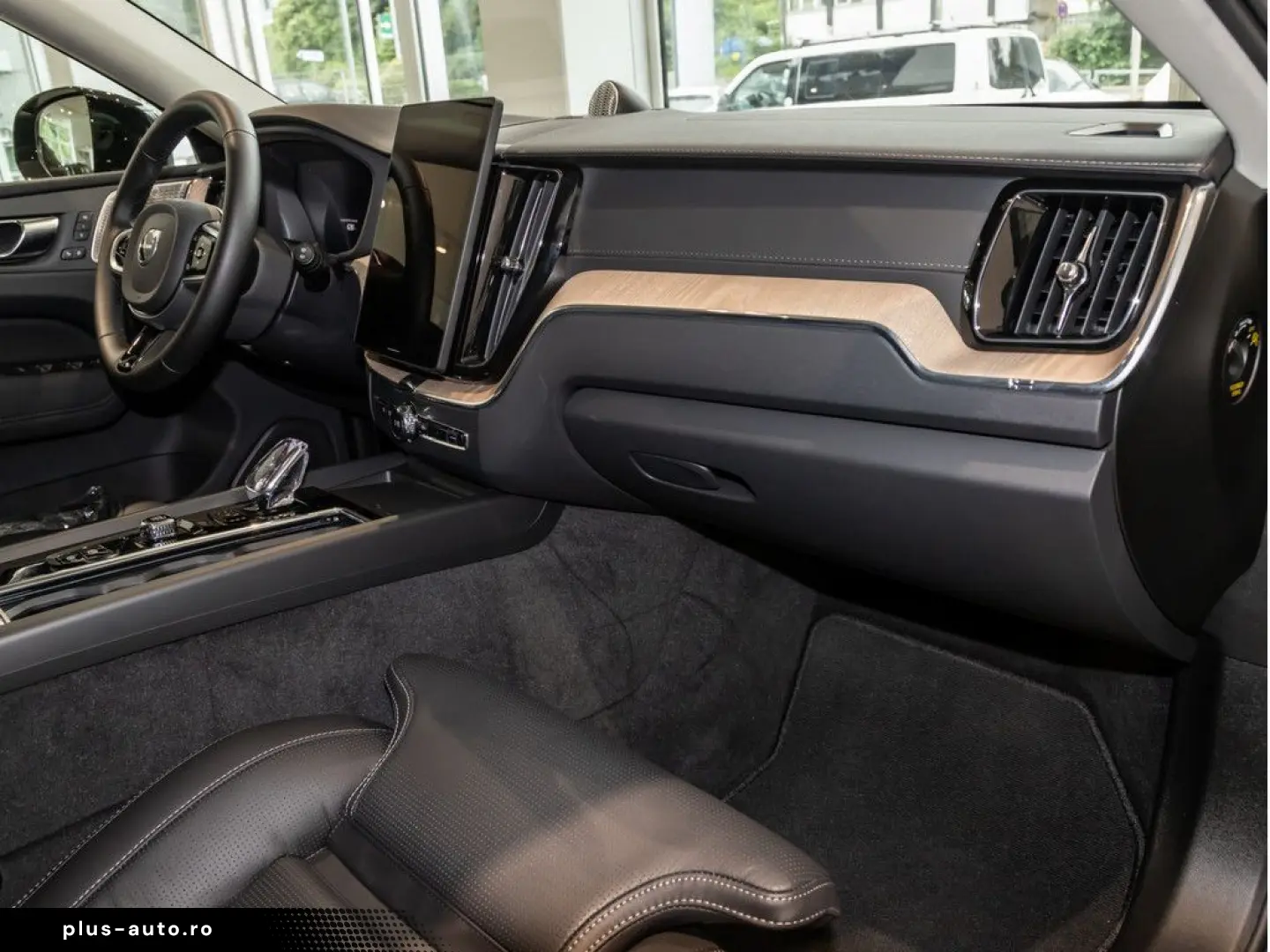 VOLVO XC60 T8 Ultra Dark Recharge Plug-In Hybrid AWD