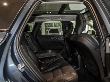VOLVO XC60 T8 Ultra Dark Recharge Plug-In Hybrid AWD