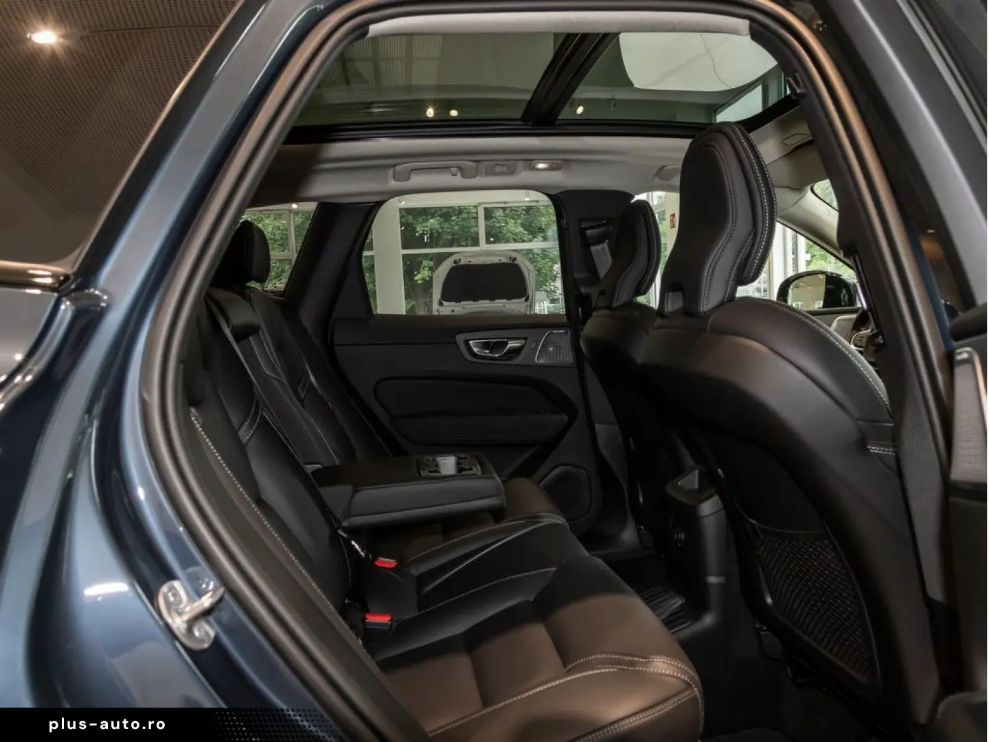 VOLVO XC60 T8 Ultra Dark Recharge Plug-In Hybrid AWD