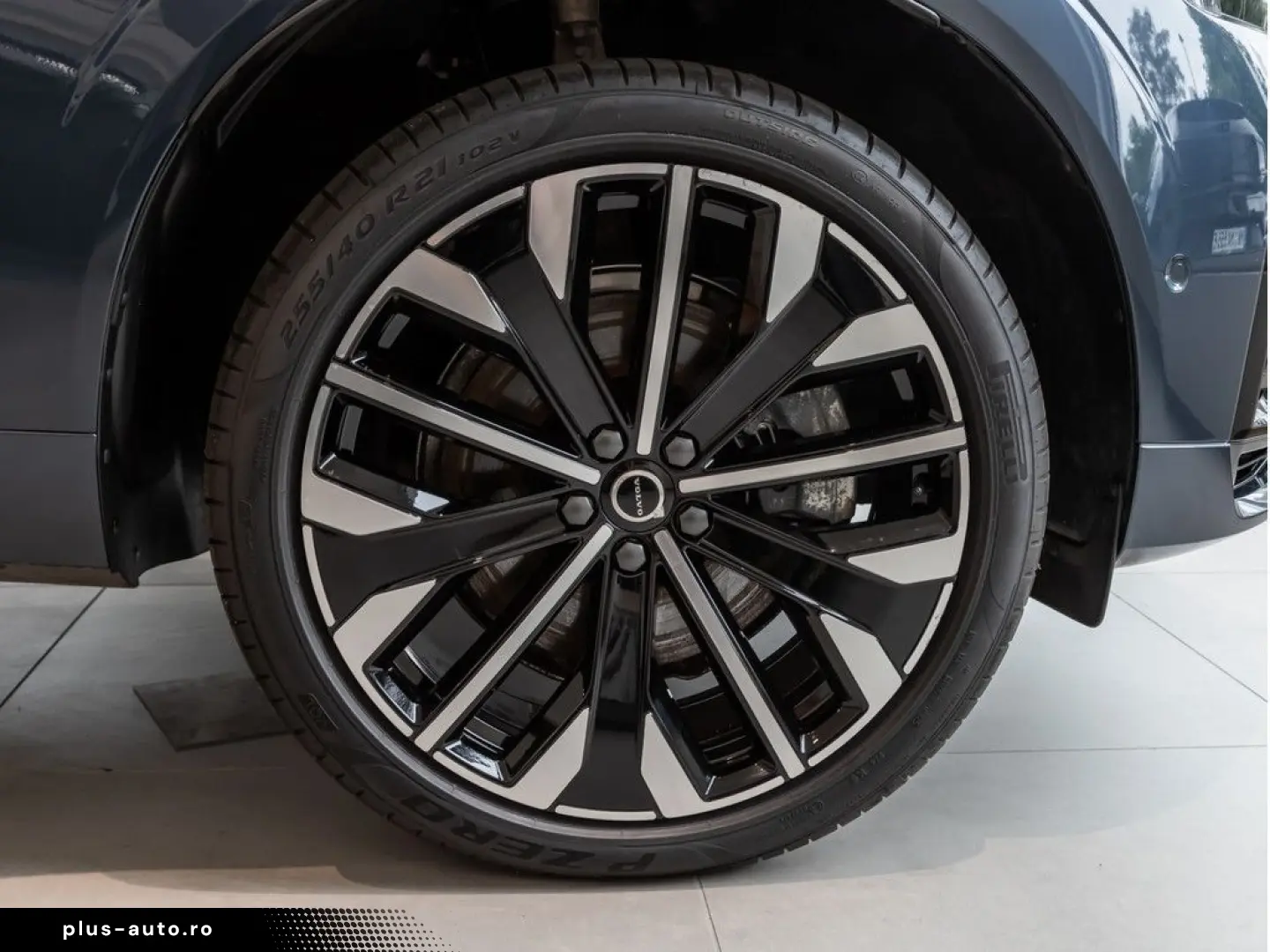 VOLVO XC60 T8 Ultra Dark Recharge Plug-In Hybrid AWD