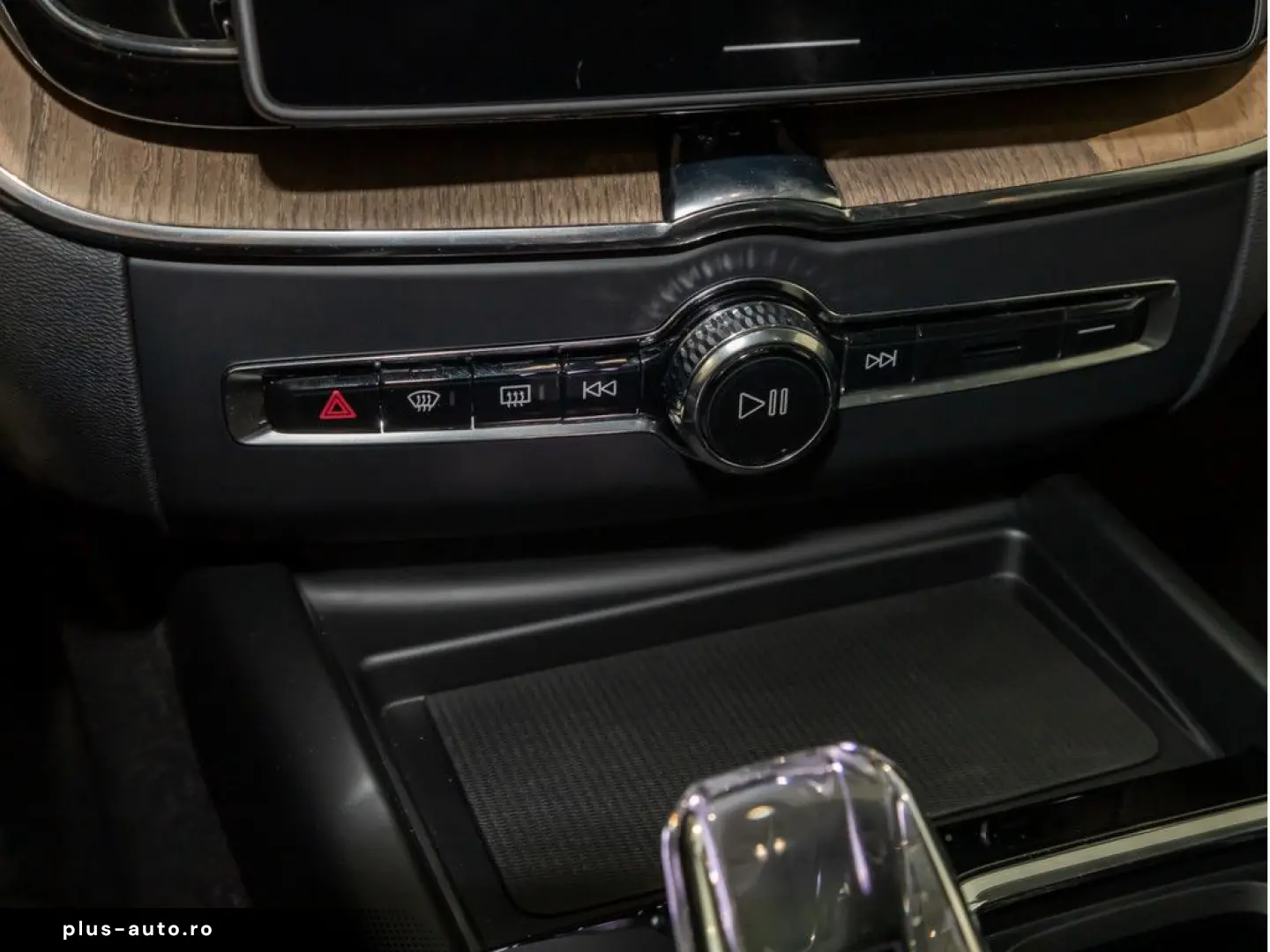 VOLVO XC60 T8 Ultra Dark Recharge Plug-In Hybrid AWD