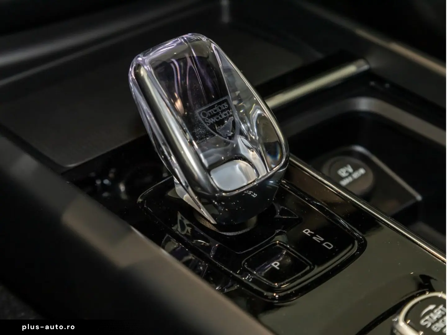 VOLVO XC60 T8 Ultra Dark Recharge Plug-In Hybrid AWD