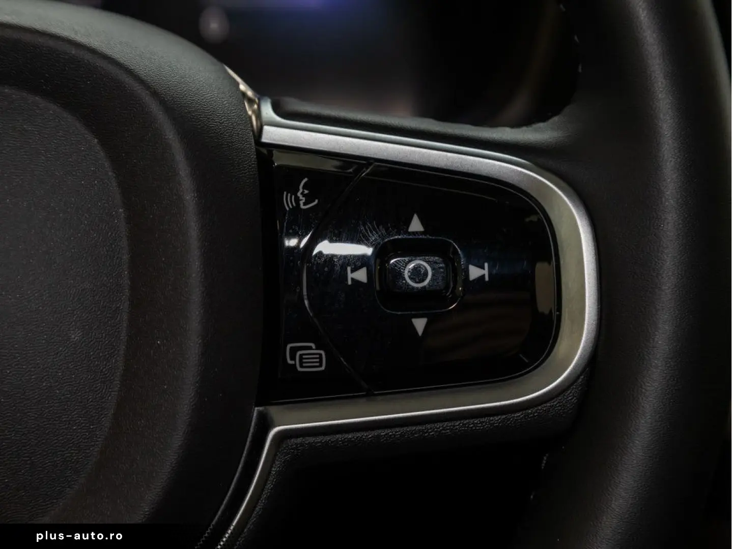 VOLVO XC60 T8 Ultra Dark Recharge Plug-In Hybrid AWD