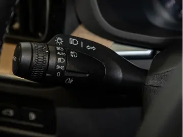 VOLVO XC60 T8 Ultra Dark Recharge Plug-In Hybrid AWD