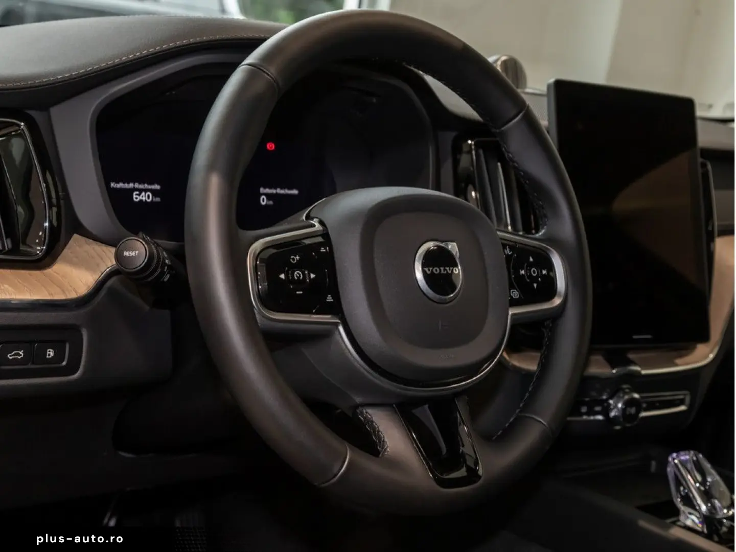 VOLVO XC60 T8 Ultra Dark Recharge Plug-In Hybrid AWD