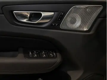 VOLVO XC60 T8 Ultra Dark Recharge Plug-In Hybrid AWD