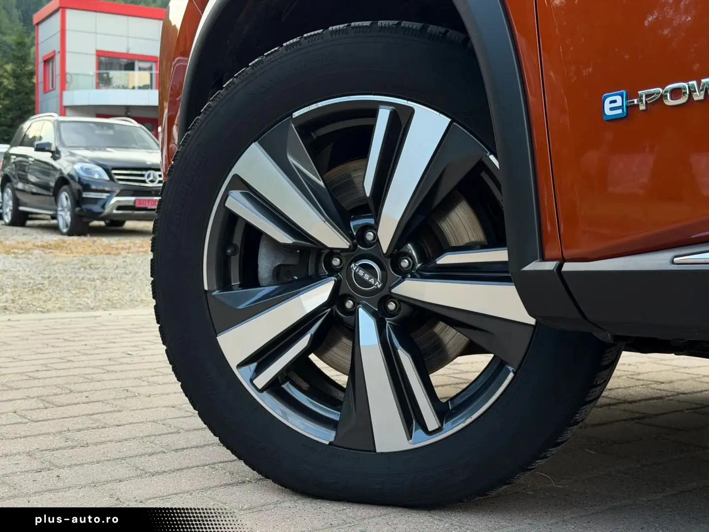 Nissan X-Trail e-4ORCE  e-POWER  1.5L X-Tronic CVT MHEV Tekn