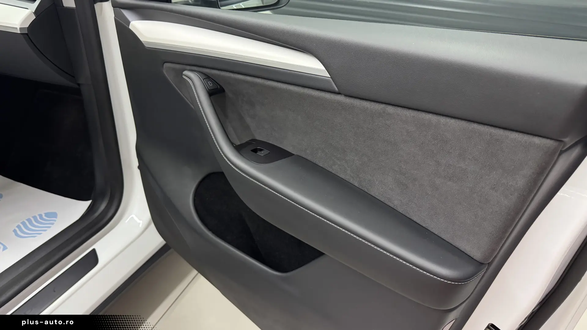 Tesla Model Y Dual Motor Long Range