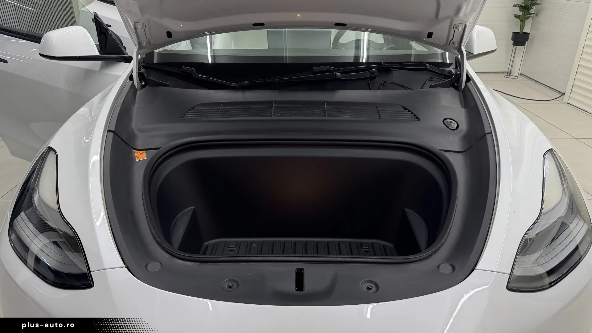 Tesla Model Y Dual Motor Long Range