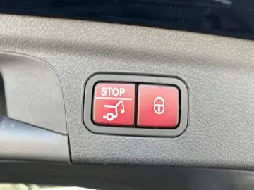 MERCEDES-BENZ GLE 350 e Panorama LED