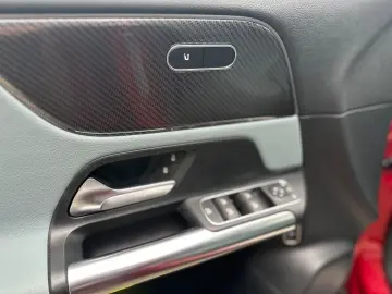 MERCEDES-BENZ GLA 35 AMG 4Matic Leder RFK Lenkradheizung
