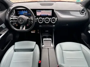 MERCEDES-BENZ GLA 35 AMG 4Matic Leder RFK Lenkradheizung