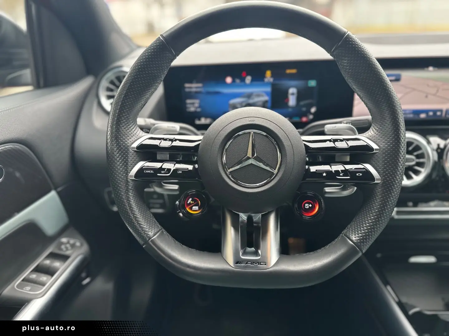 MERCEDES-BENZ GLA 35 AMG 4Matic Leder RFK Lenkradheizung